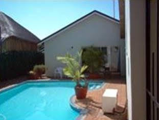Bezuidenhout Guest House Malalane Exteriér fotografie